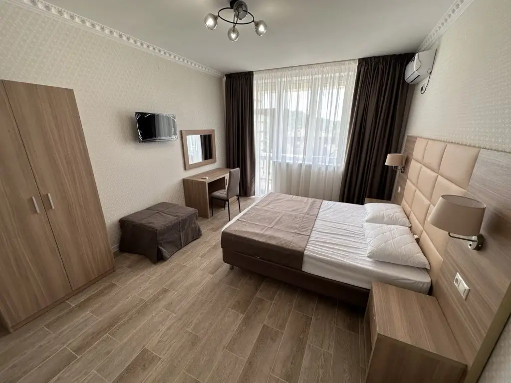 Лоо: Ani Loo Hotel