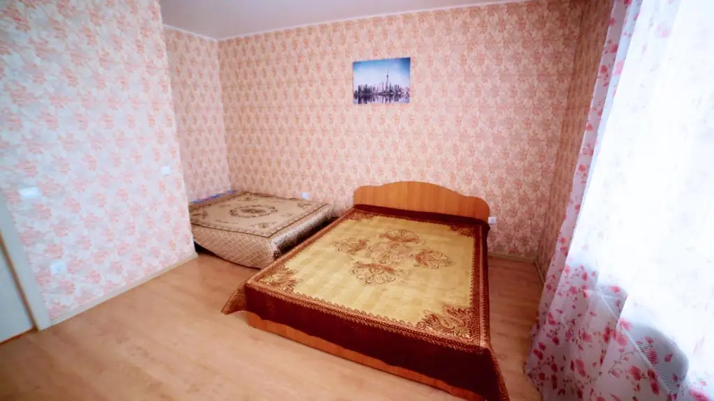 Уфа: Апартаменты Комсомольская 15 Колосс