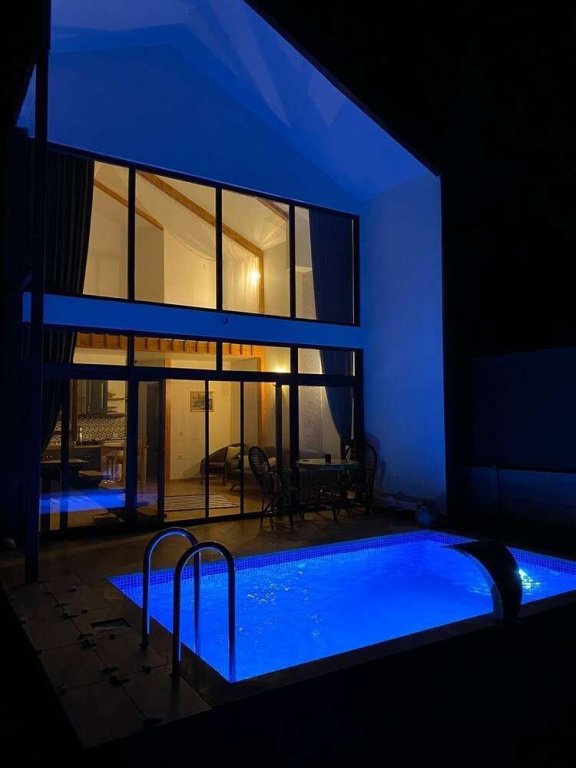 Янык: Şana Bungalow