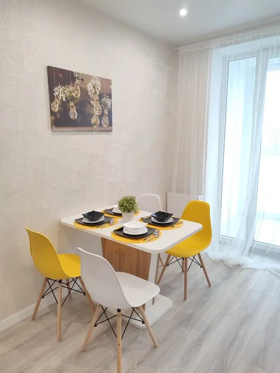 Калининград: KenigDeluxe na ulitse Artilleriyskaya 33A
