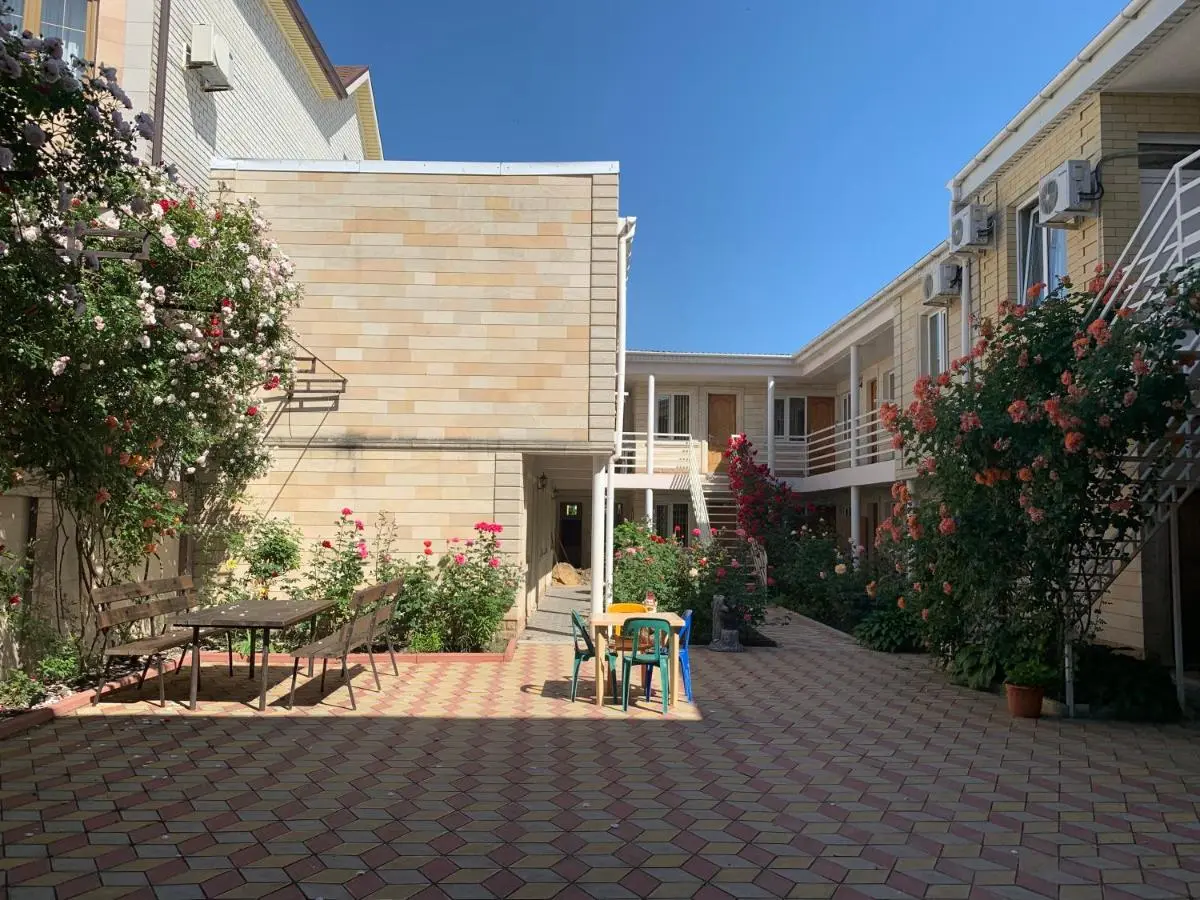 Витязево: Susanna Guest House