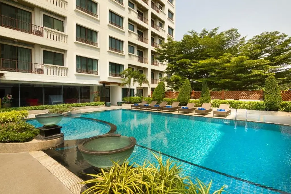 Бангкок: Lasalle Suites & Spa
