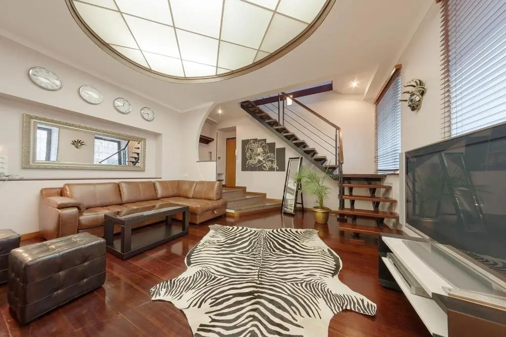Санкт-Петербург: hth24 apartment Italiyanskaya 27