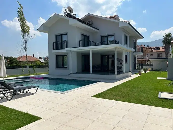 Дальян: Villas Tomris