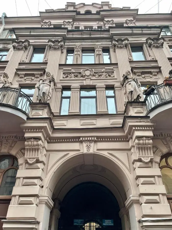 Санкт-Петербург: Апартаменты Etalon on Chekhova