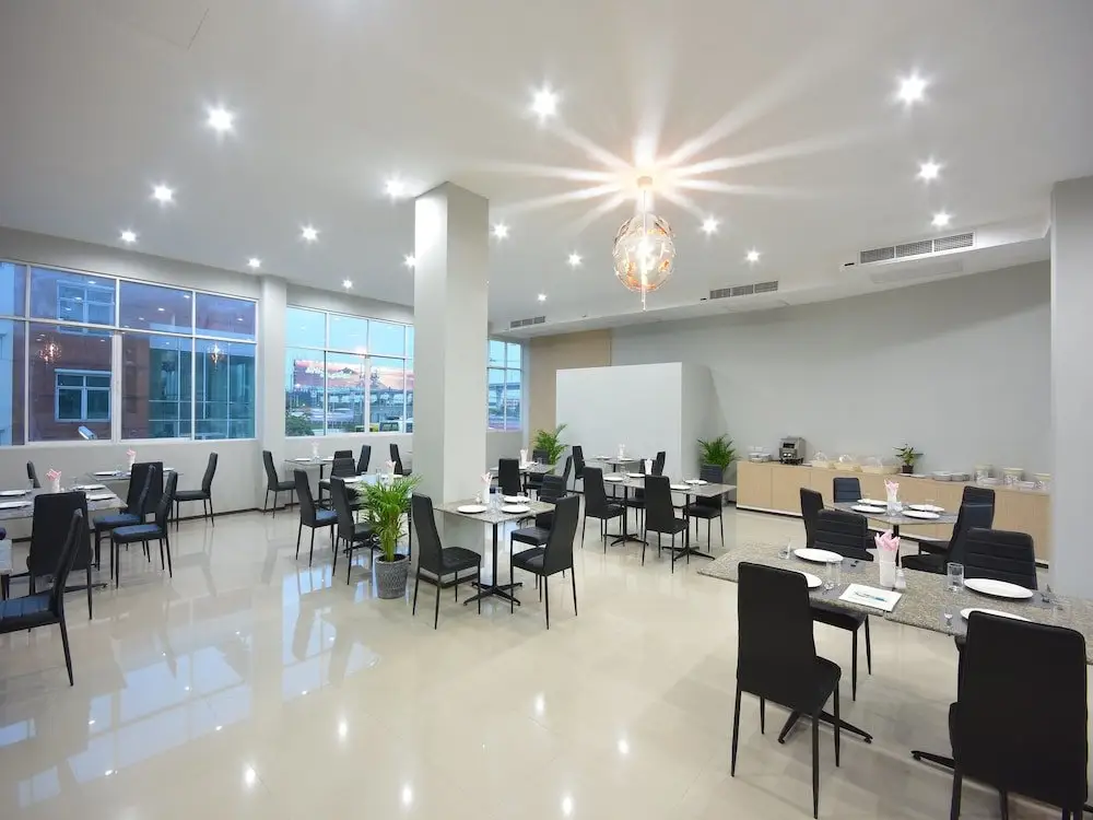 Бангкок: Siam Golden Place Suvarnabhumi by Cubic