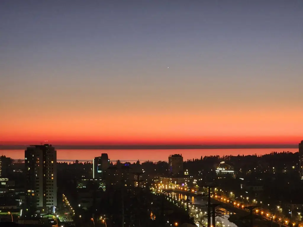 Квартира с ДВУМЯ спальнями напротив Моремолл — фото 1