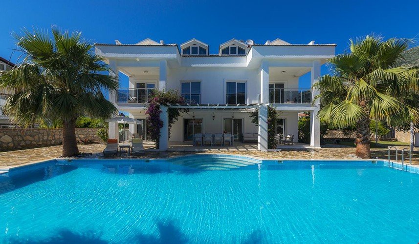 Oludenizde 8 Kisilik Ozel Havuzlu Ve Genis Bahceli Luks Villa — фото 1