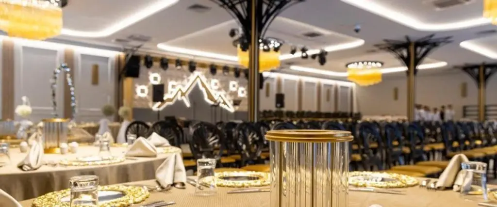 Бартын: Riverside Hotel & Restaurant