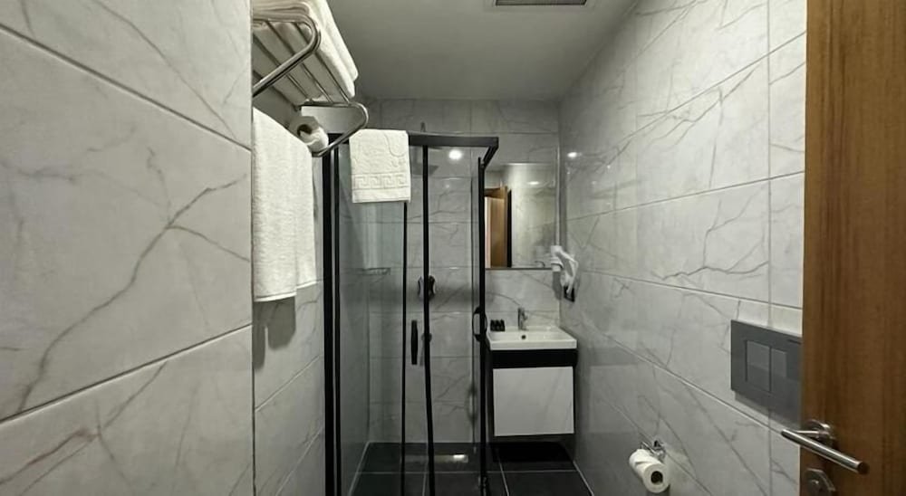 Арнавуткёй: Shelton Airport Otel