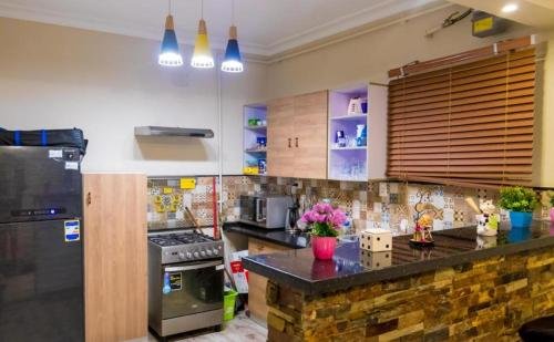 Гиза: Apartment 300m consisting of 3 rooms, American kitchen, 2 bathrooms, 2 reception, 1 living room, Hotel finishing