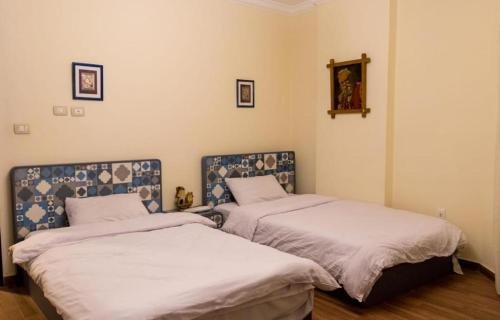 Гиза: Apartment 300m consisting of 3 rooms, American kitchen, 2 bathrooms, 2 reception, 1 living room, Hotel finishing