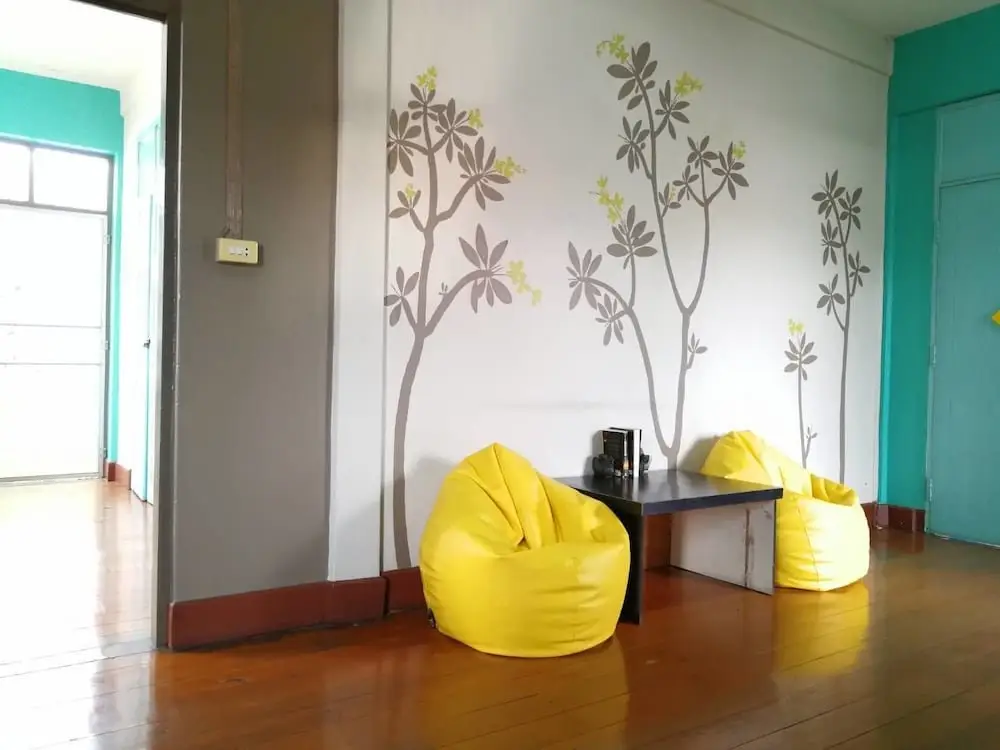 60 Bluehouse Hostel — фото 1