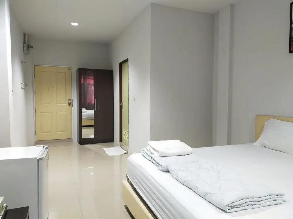 Бангкок: The Rooftop Residence Hostel