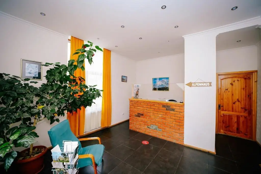 Степанцминда: Alpenhaus Hotel Kazbegi
