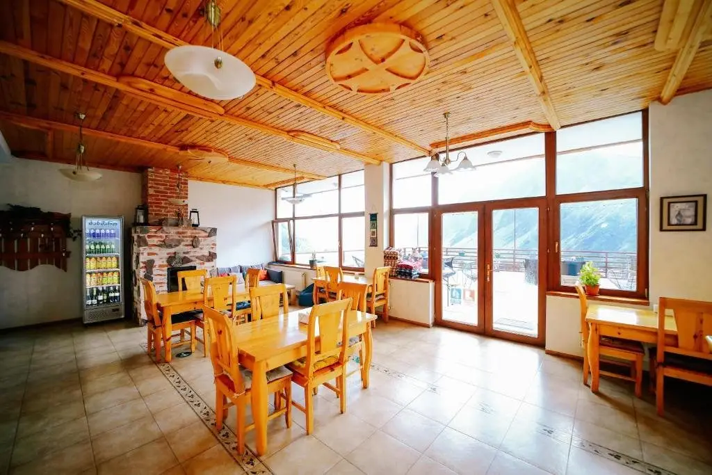 Степанцминда: Alpenhaus Hotel Kazbegi