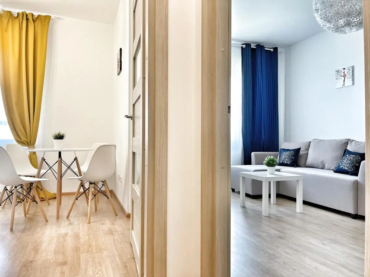 Санкт-Петербург: White flat Plesetskaya 8-960-283-33-23