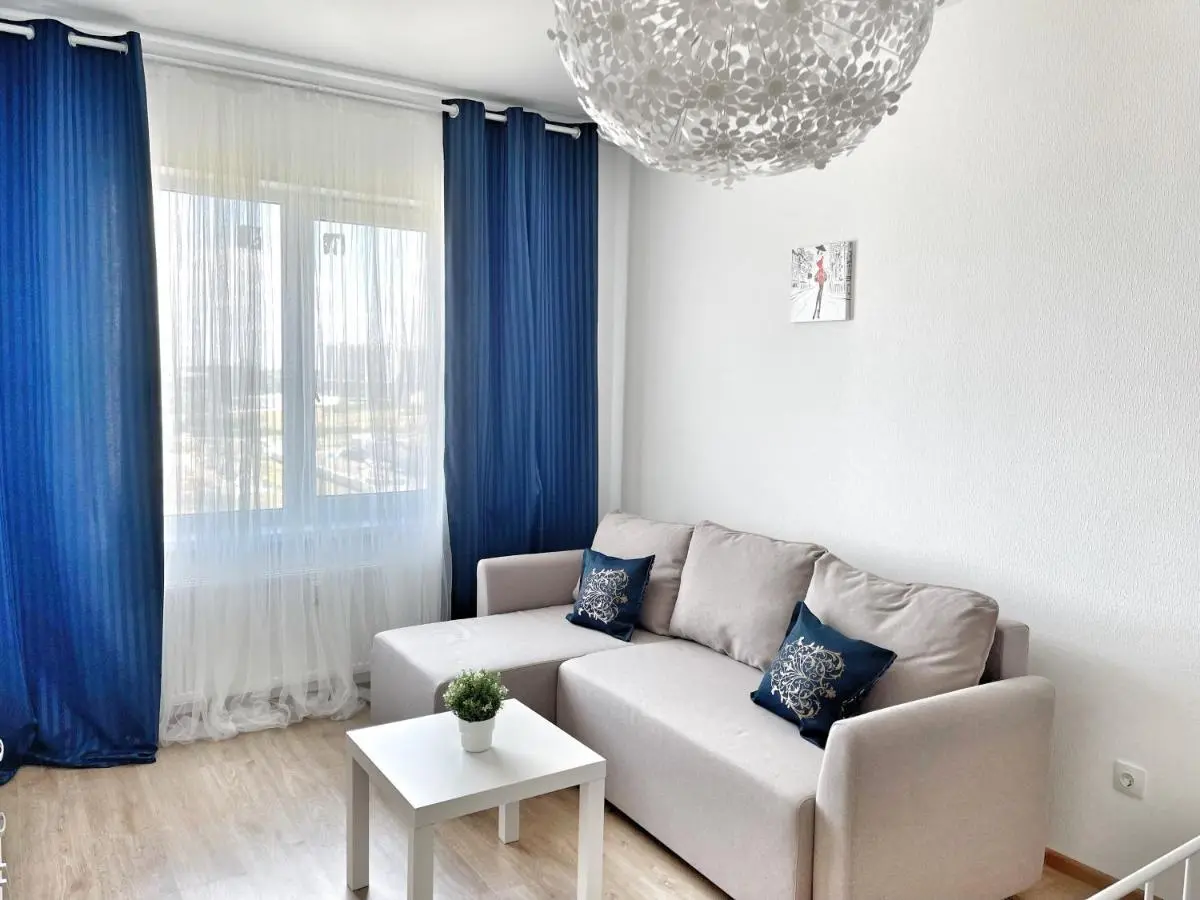 Санкт-Петербург: White flat Plesetskaya 8-960-283-33-23