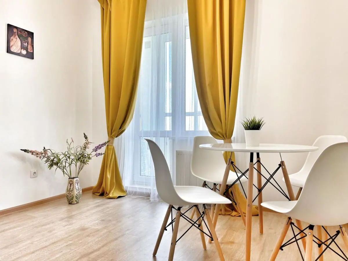 Санкт-Петербург: White flat Plesetskaya 8-960-283-33-23