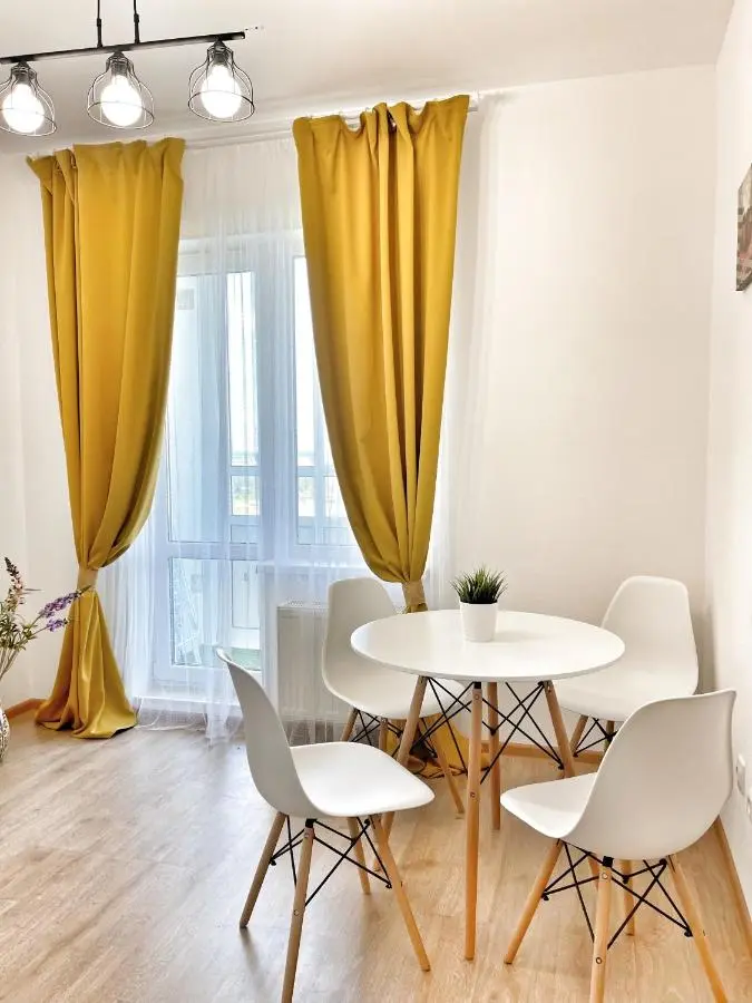 Санкт-Петербург: White flat Plesetskaya 8-960-283-33-23