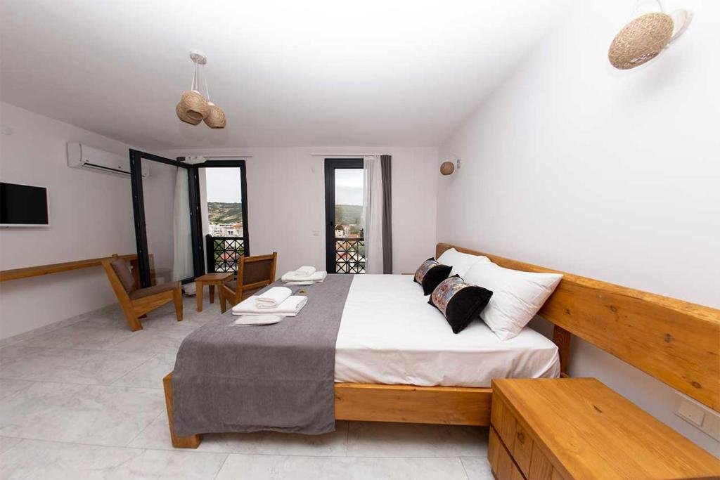 Фоча: Foça Kybele Pension