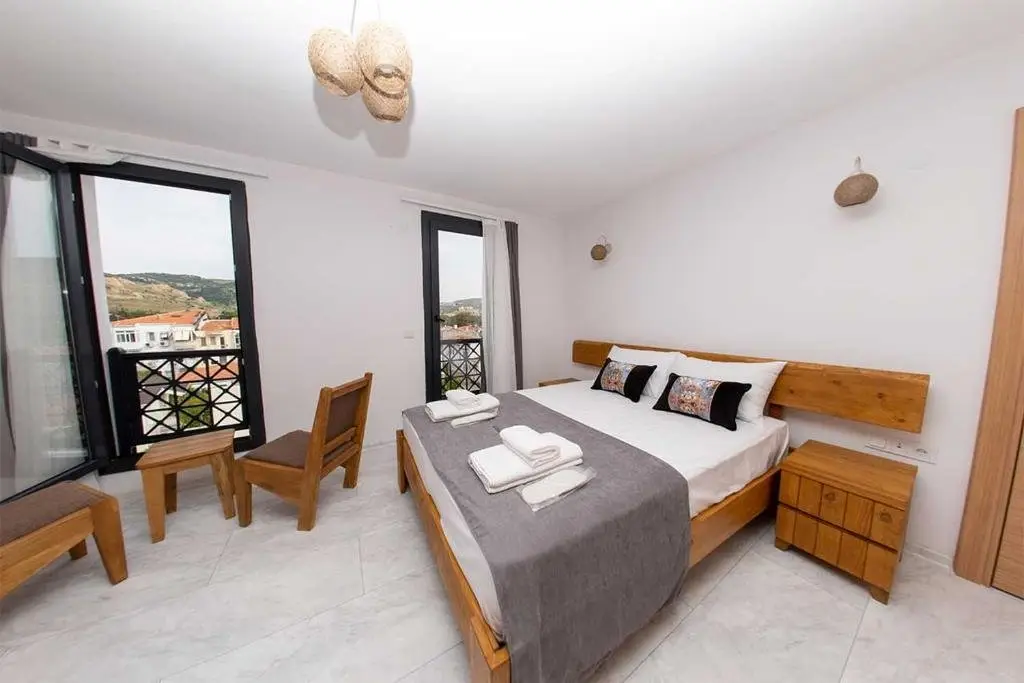 Фоча: Foça Kybele Pension