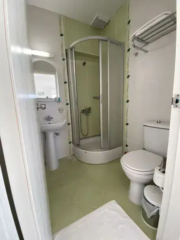 Айвалык: Nergiz Hotel
