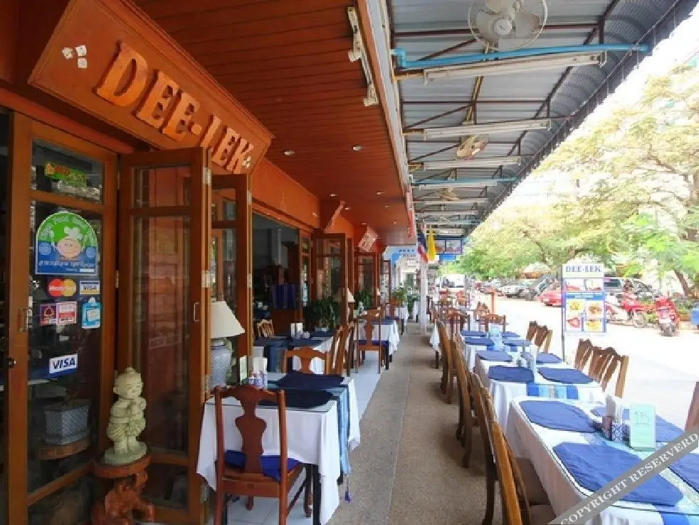 Чаам: Deelek Guesthouse & Restaurant 1