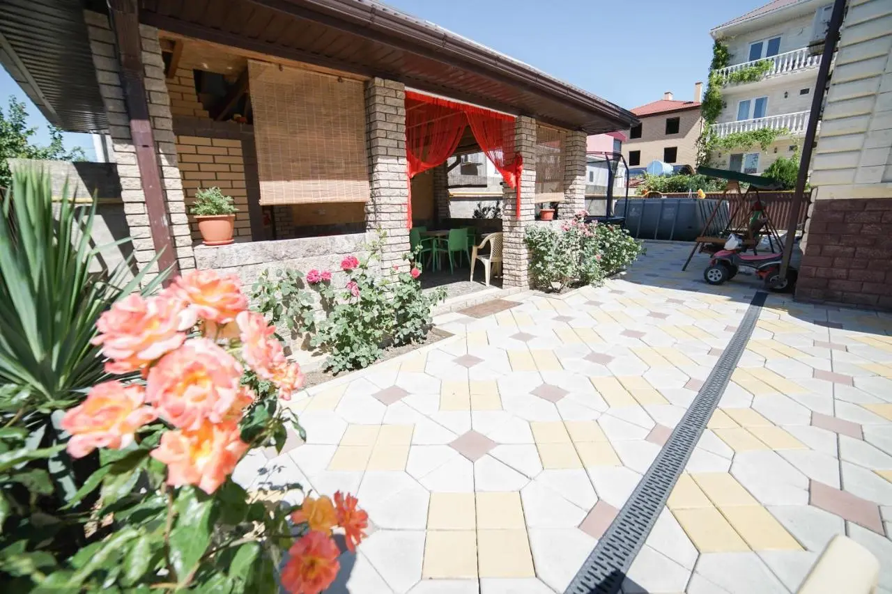 Витязево: More Solntsa Guest House