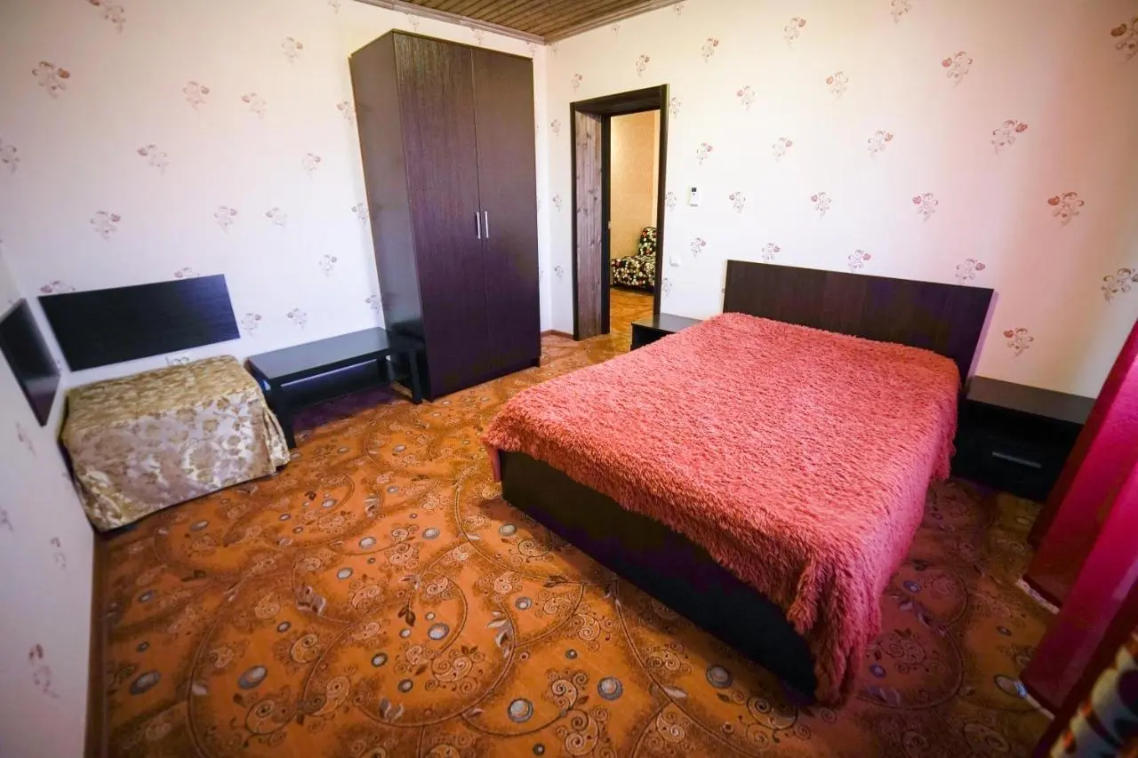Витязево: More Solntsa Guest House