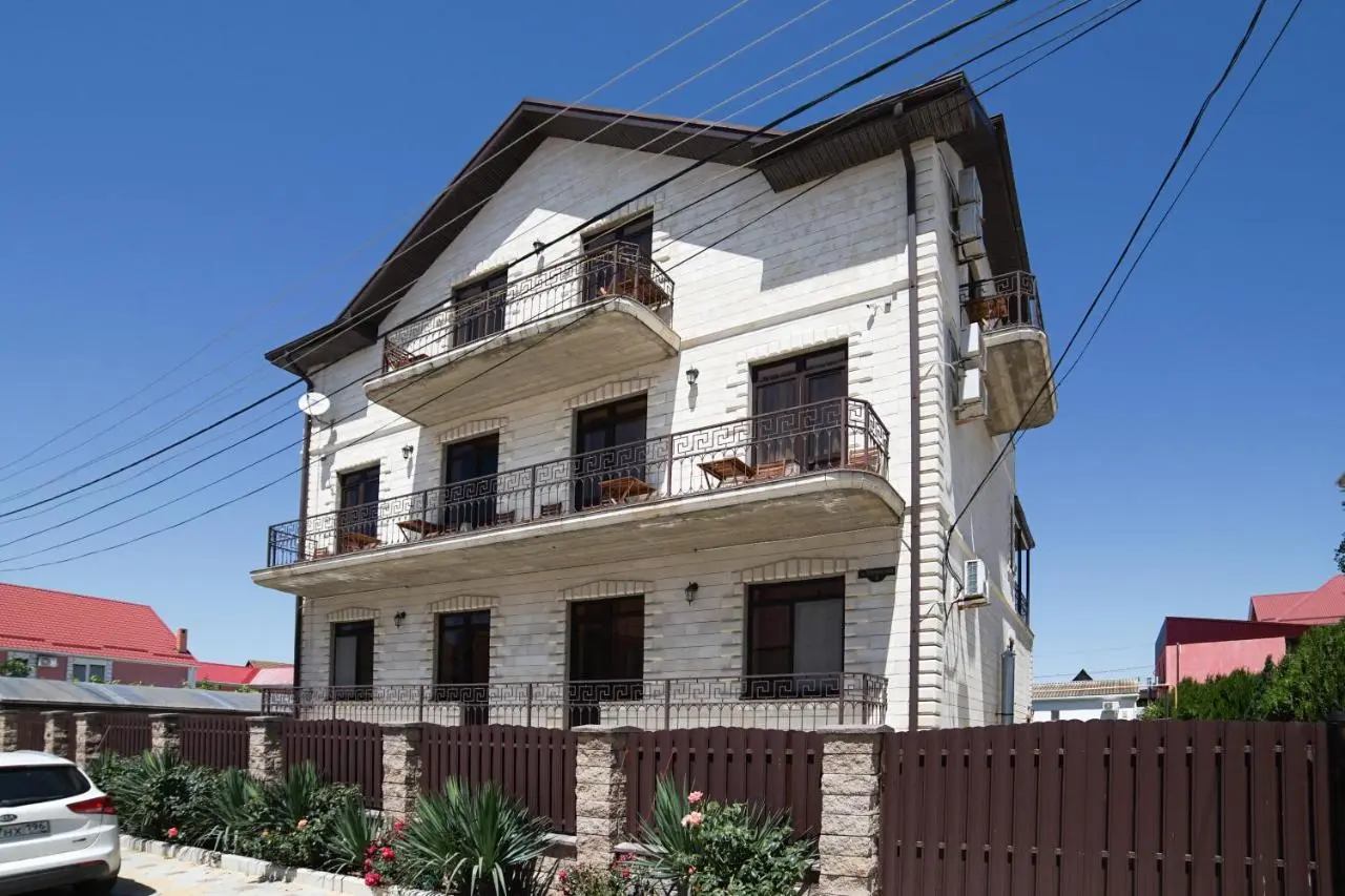 Витязево: More Solntsa Guest House