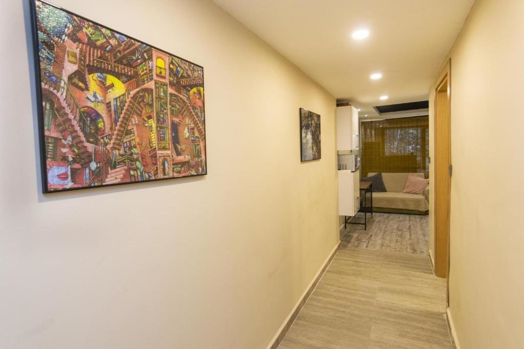 Стамбул: 1 Br Designed House with Garden Near Ramada Osmanbey Metro