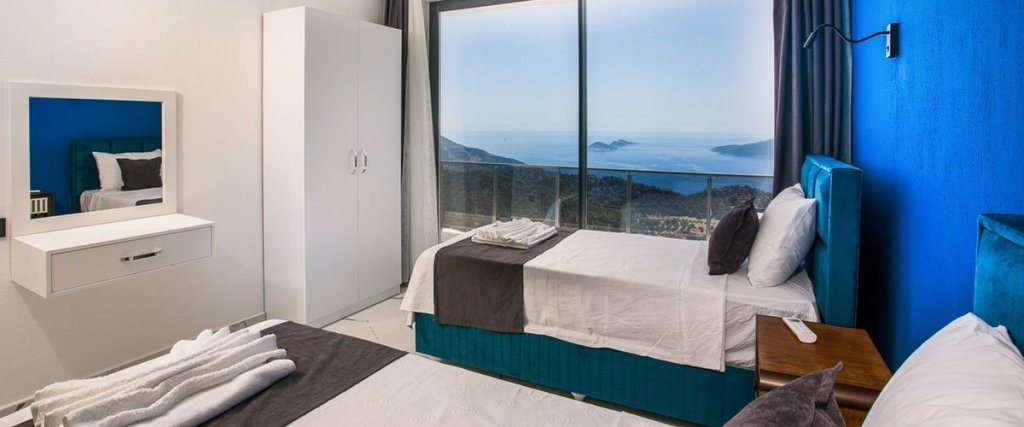 Исламлар: Villa Zümrüt-ü Anka
