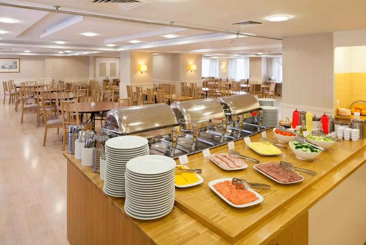 Москва: Отель Marins Park Hotel Москва Пражская