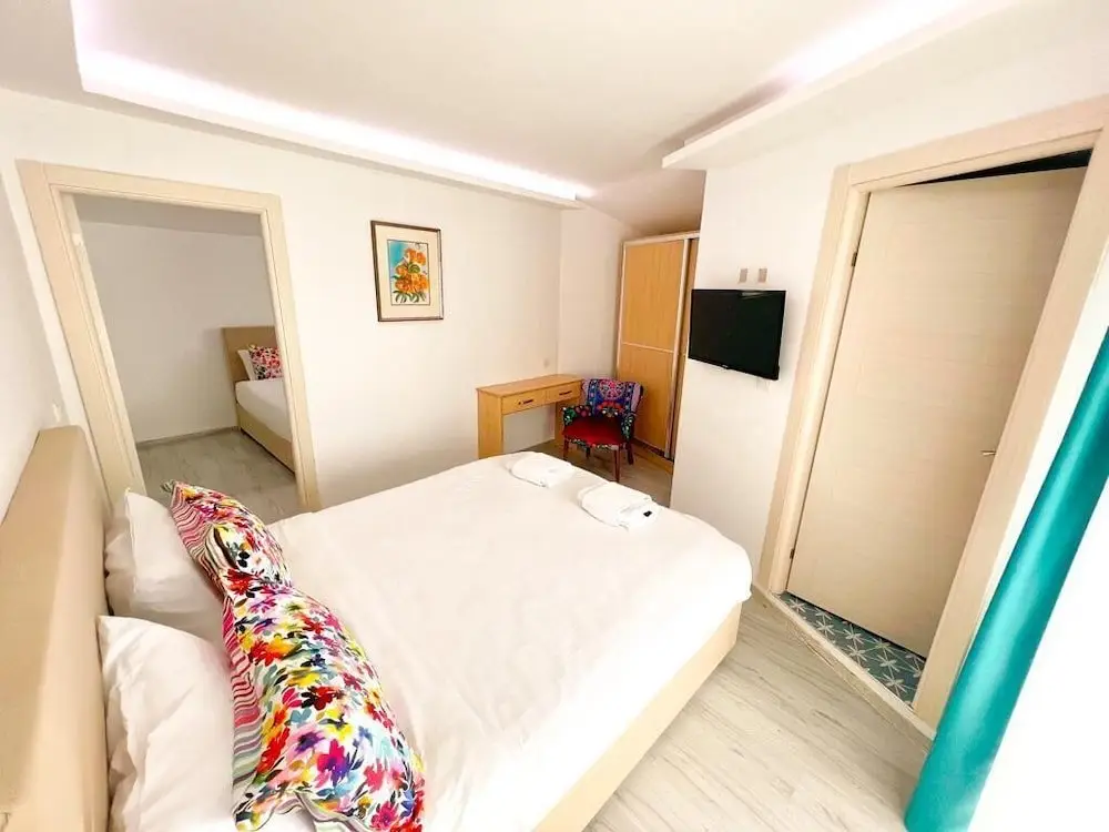 Гунейли: Mercan Otel