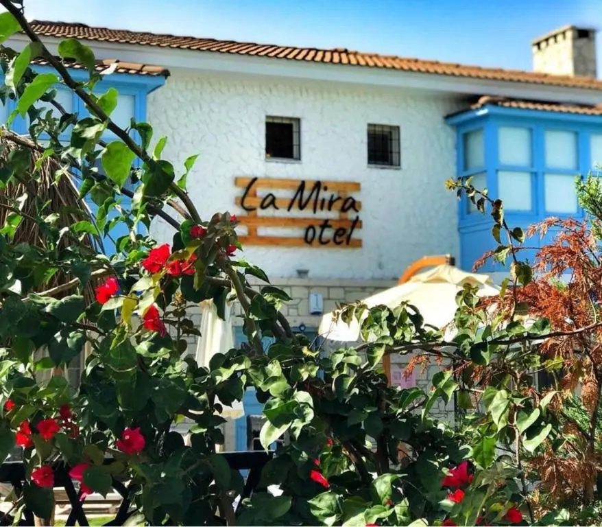 Чешме: La Mira Otel Alaçatı