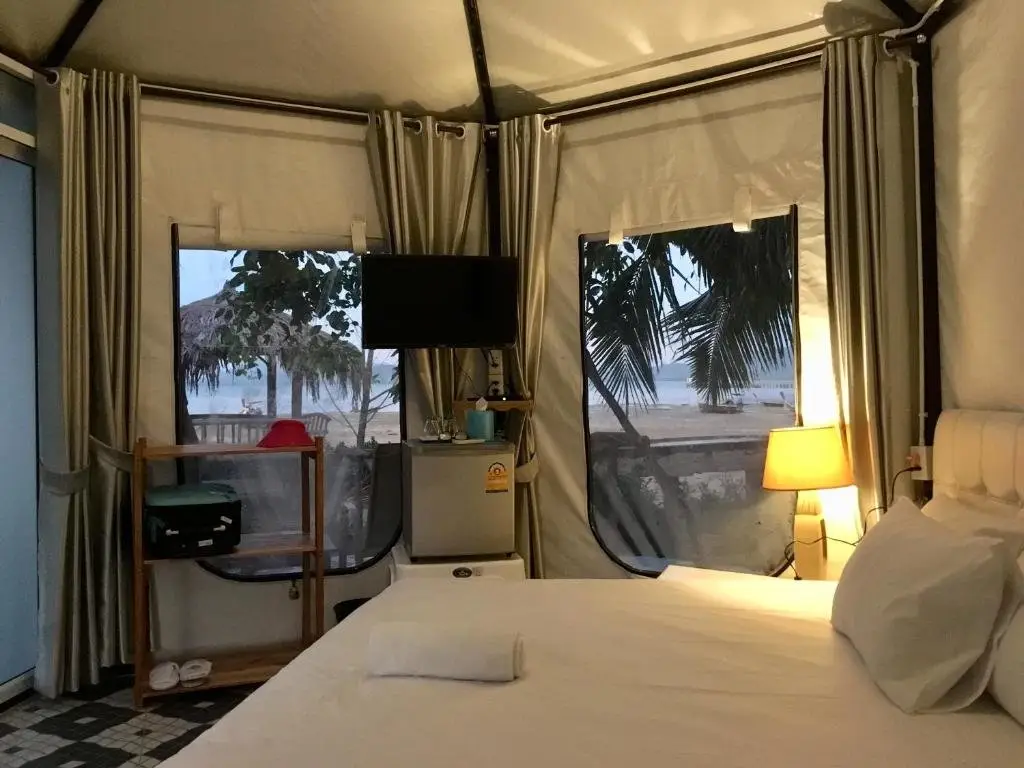 Старая часть Ланты: Mook Montra Resort Sea Front