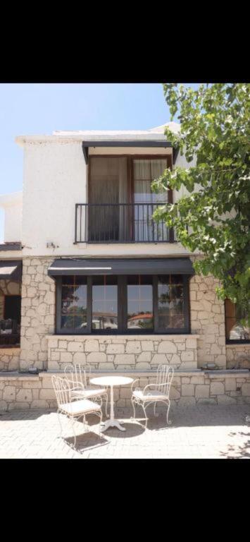 Чешме: Lion Hotel Alacatı