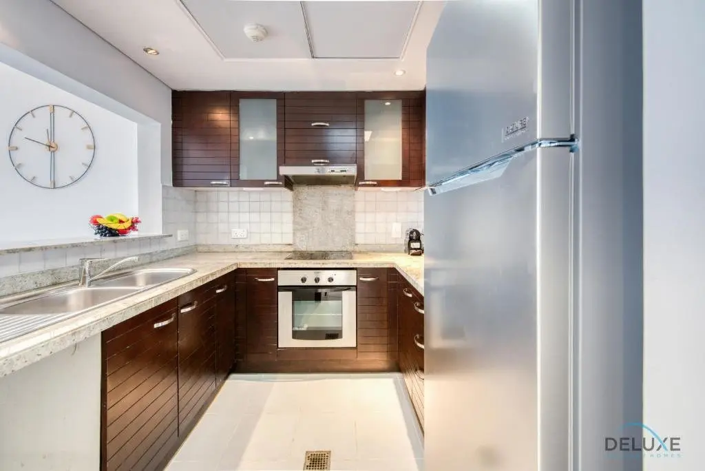 Дубай: Lavish 1BR at Marina Towers Dubai Marina by Deluxe Holiday Homes