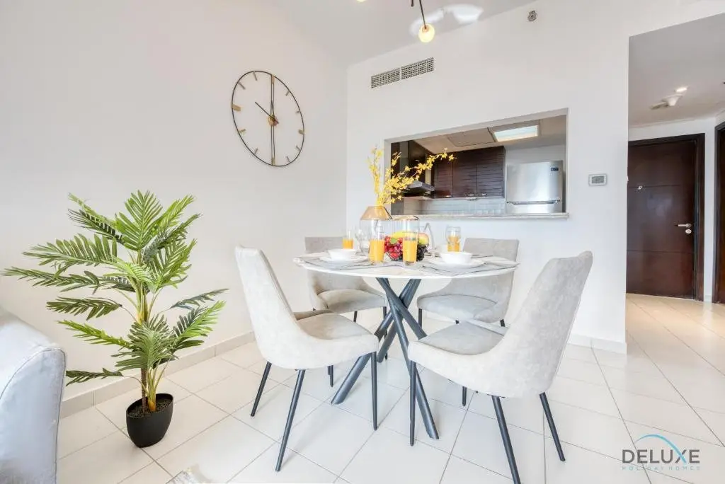 Дубай: Lavish 1BR at Marina Towers Dubai Marina by Deluxe Holiday Homes