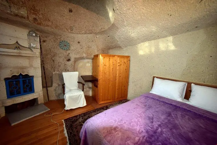 Деринкую: Mommys Cave Home
