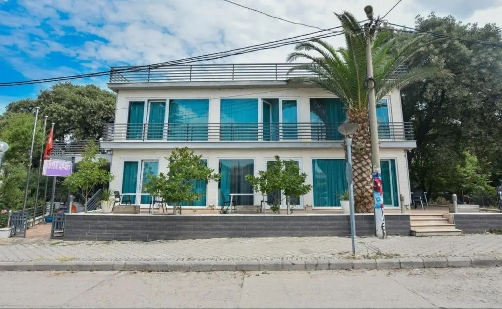Бурхание: Golden Sea Apart pansiyon