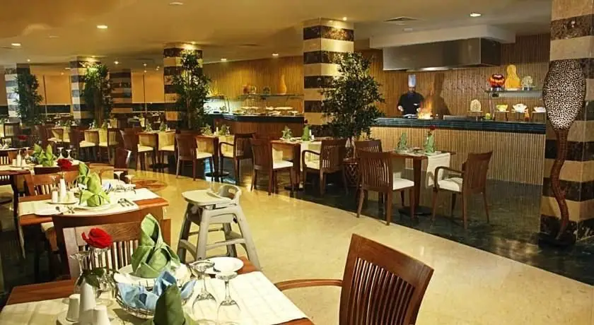 Айн-Сохна: Centara Grand Beach Resort & Spa Sokhna