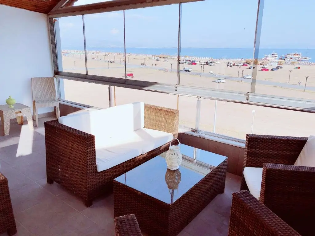 Айвалык: Corner Otel Sarımsaklı