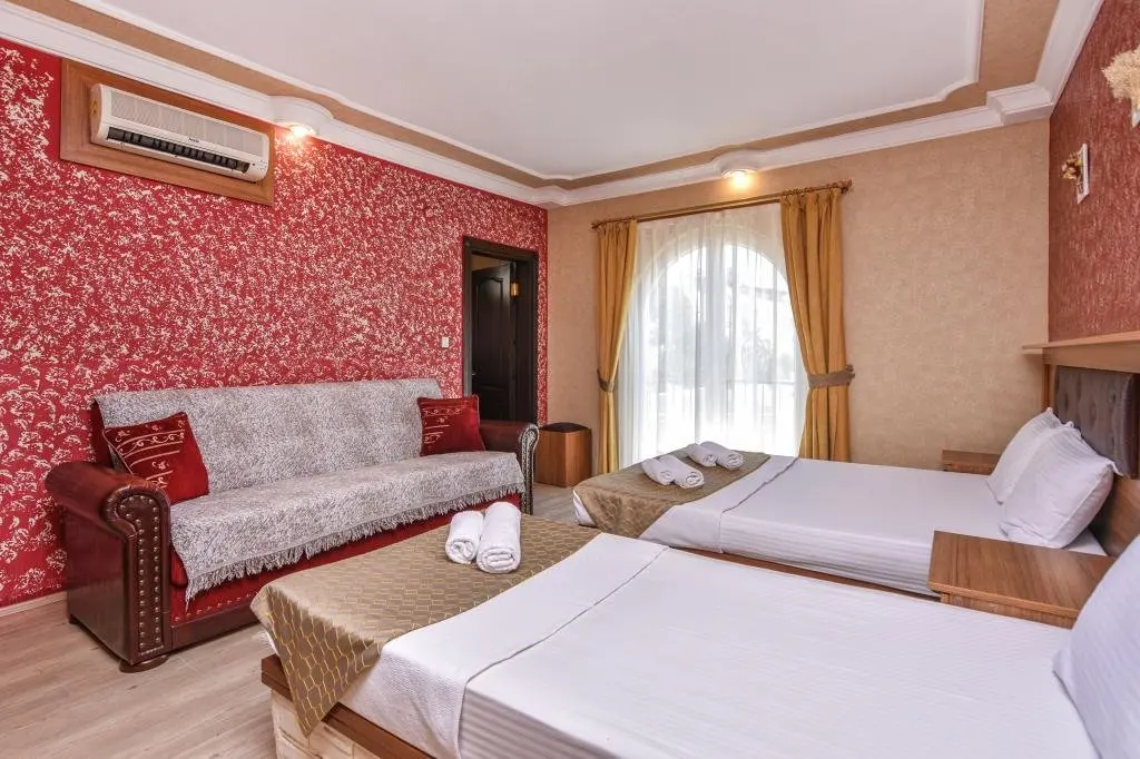 Айвалык: Turkevi Otel Sarimsakli