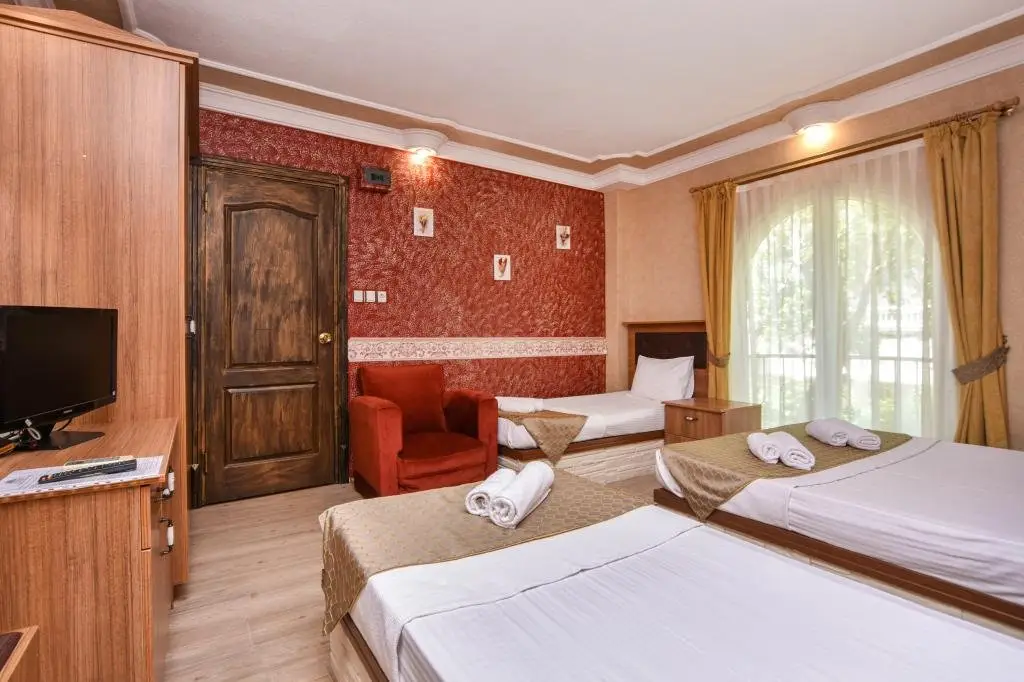 Айвалык: Turkevi Otel Sarimsakli