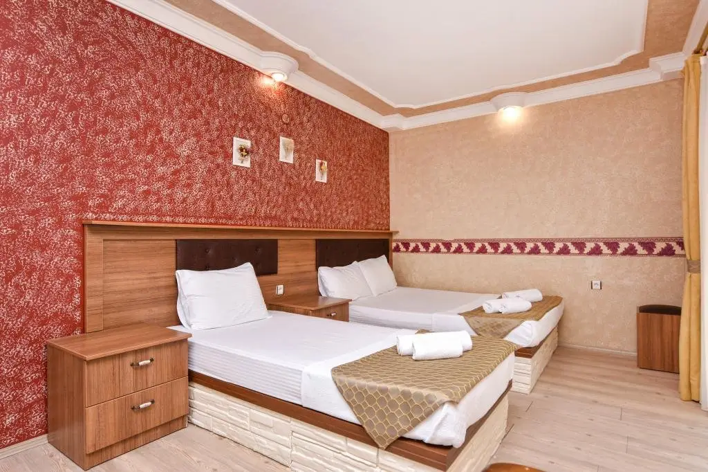 Айвалык: Turkevi Otel Sarimsakli