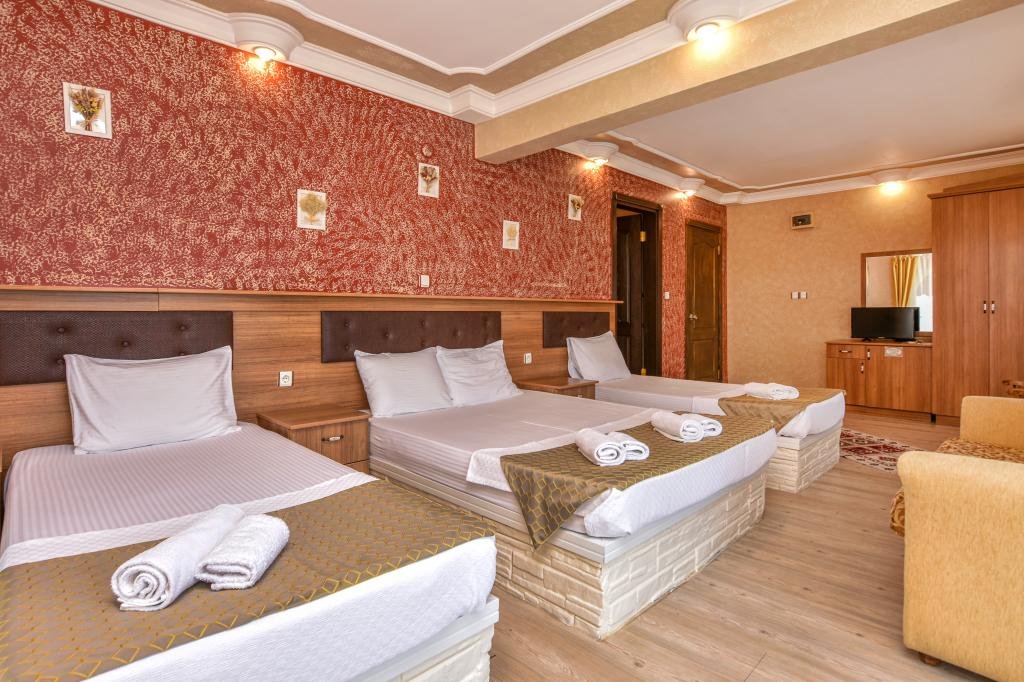 Айвалык: Turkevi Otel Sarimsakli