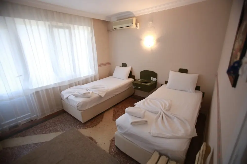Айвалык: Tunç Otel - Ayvalık