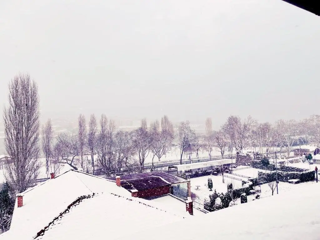 Стамбул: All Building/5Floors/ Garden In Balat